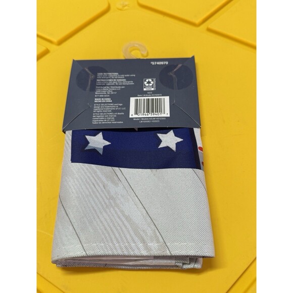 Style Selections patriotic House Flags. Size 12.5"X18" - Picture 3 of 5